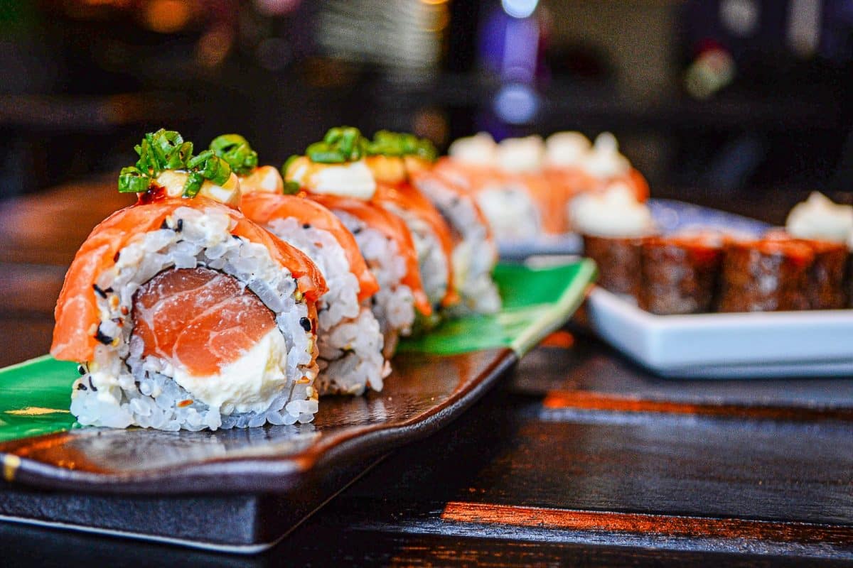Ce qu’il faut savoir sur la découpe du saumon sushi