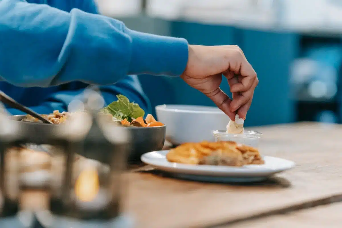 Maîtriser sa faim : les meilleurs conseils pour éviter la suralimentation