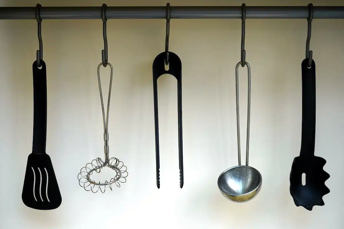 Les accessoires incontournables pour simplifier la préparation des repas en cuisine