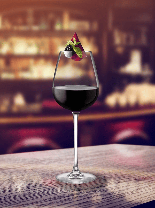 Sortez des sentiers battus et surprenez vos invites en leur composant ces cocktail au vin rouge.