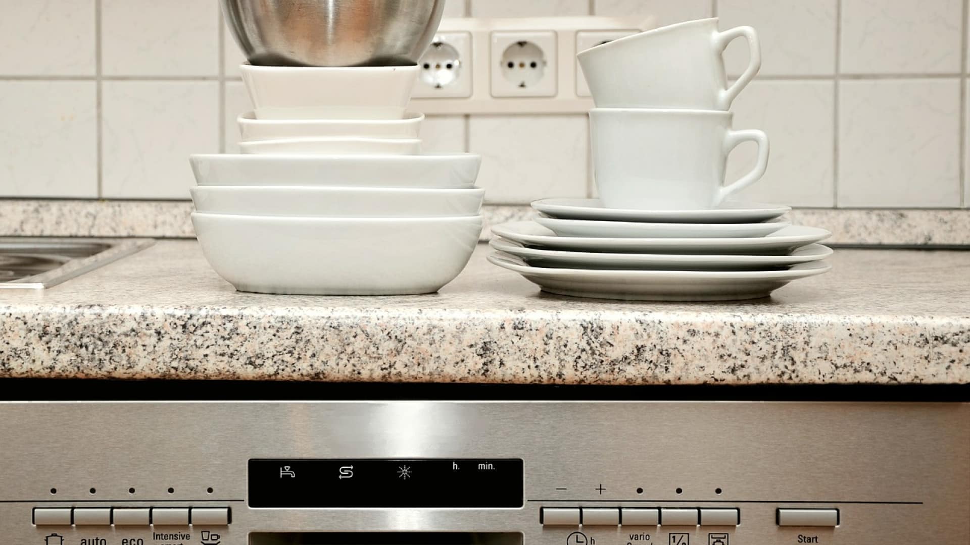 Deux raisons d’investir dans un lave-vaisselle professionnel pour votre restaurant !