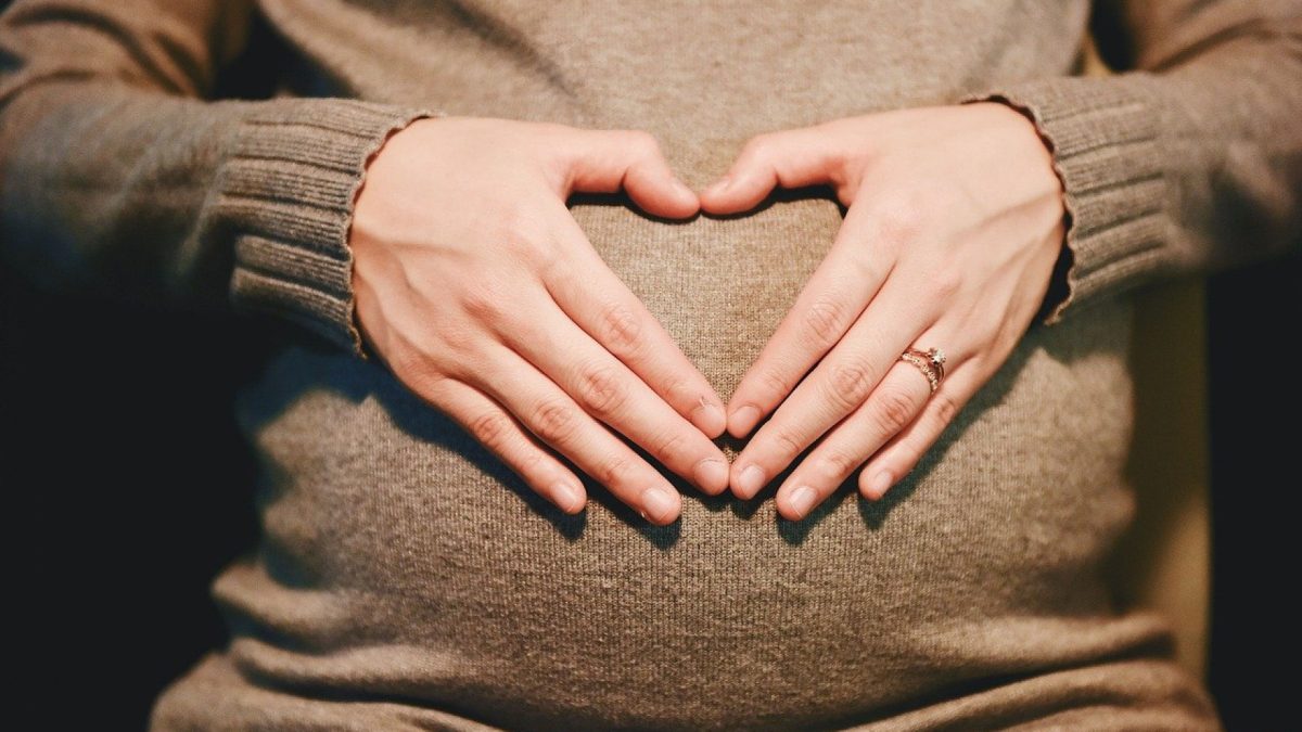 Période de grossesse : que faut-il éviter dans son alimentation